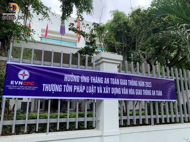 Tuân thủ quy định kích thước treo bandroll, phướn tuyên truyền