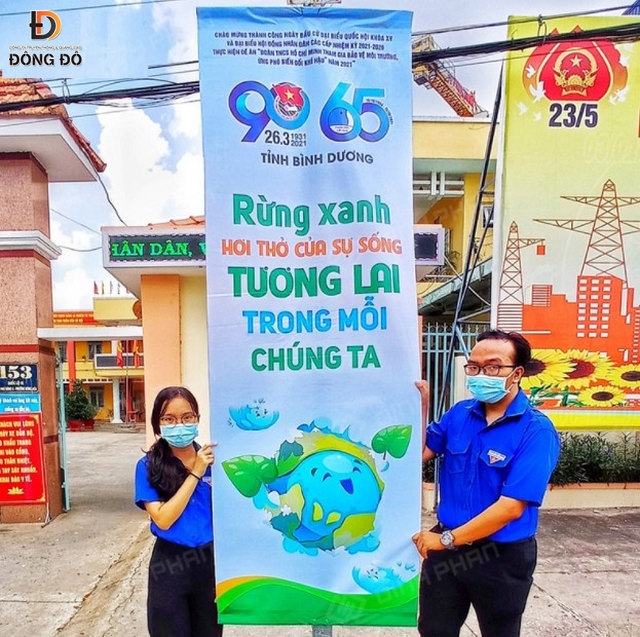 Băng rôn tuyên truyền thiết kế dọc