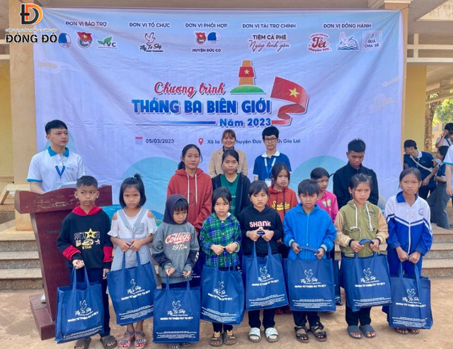 Mẫu phông nền từ thiện chương trình “Tháng ba biên giới”