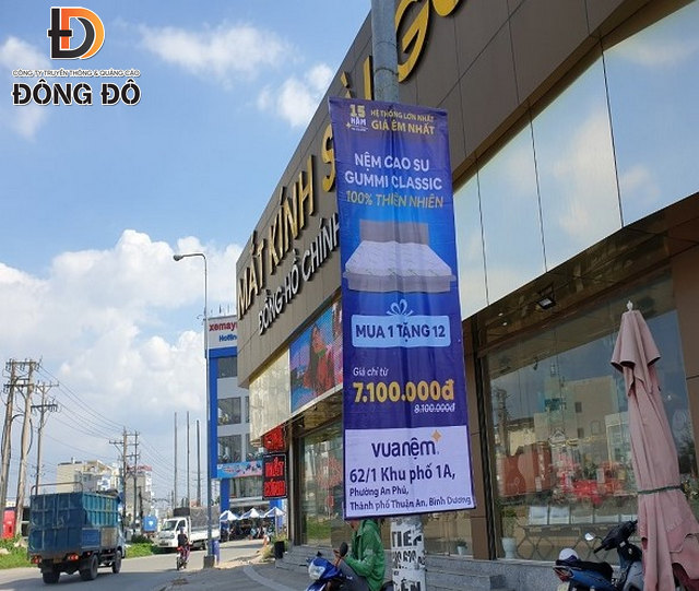 Treo phướn quảng cáo dọc ở Bình Dương