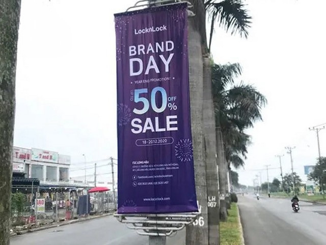 Treo băng rôn sale 50% LocknLock